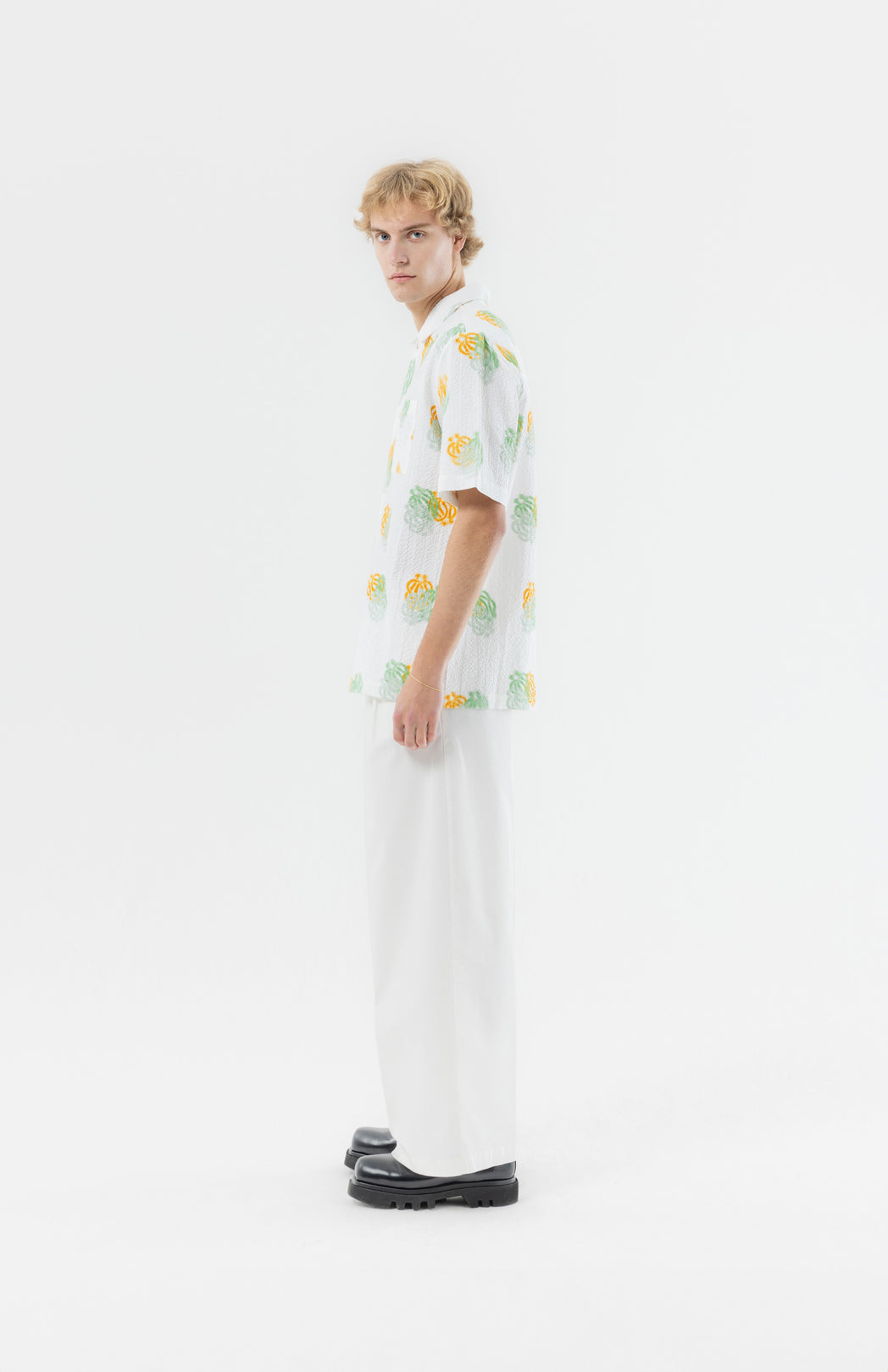 White shirt Brian Elstak