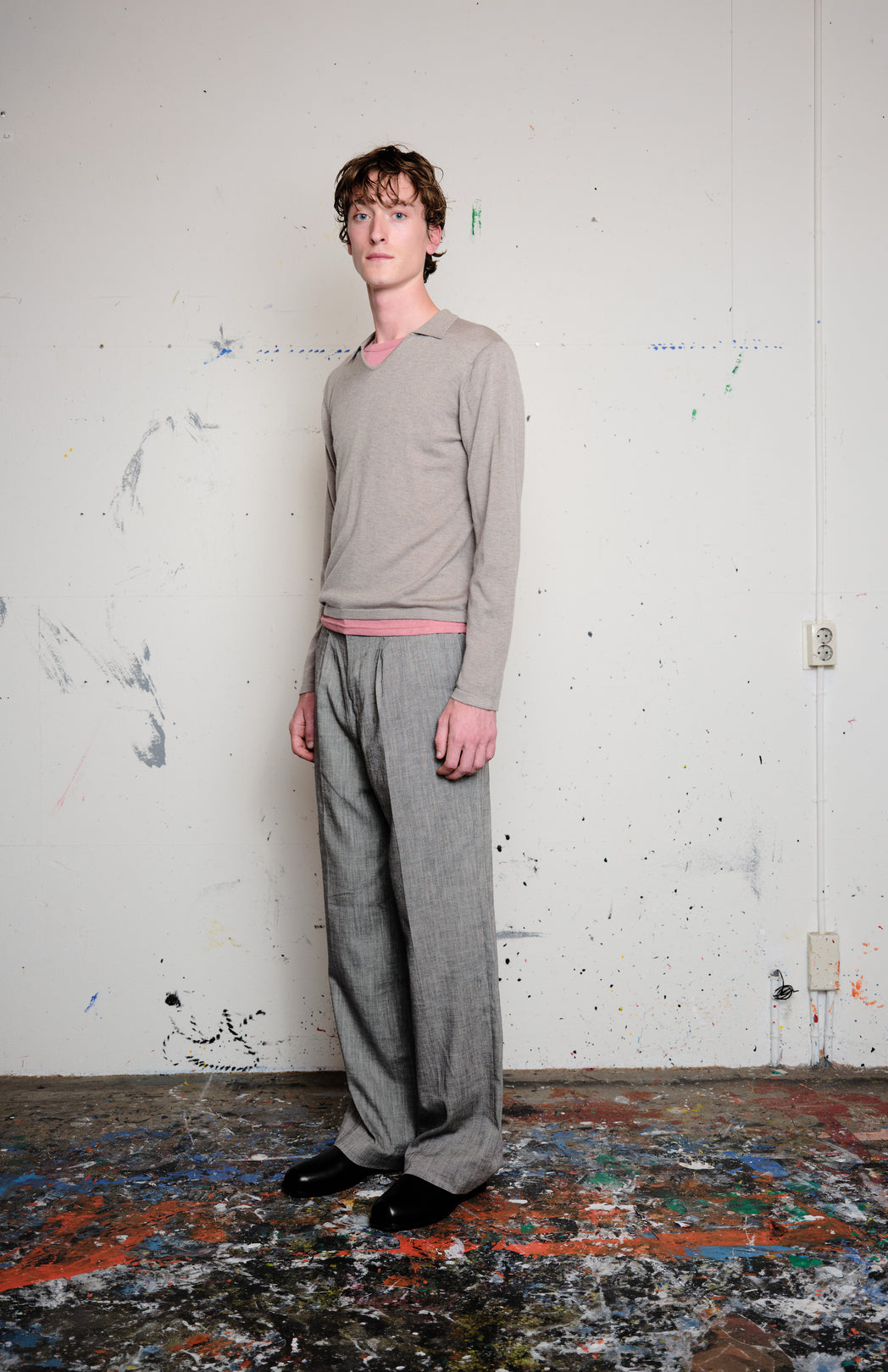 Gray fitted knitted polo