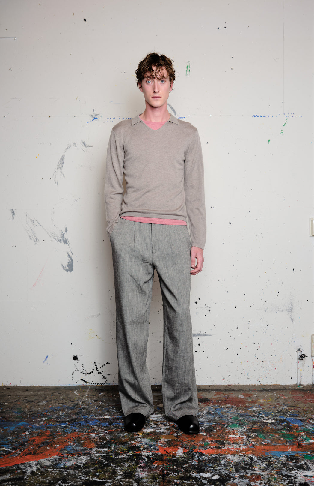 Gray fitted knitted polo