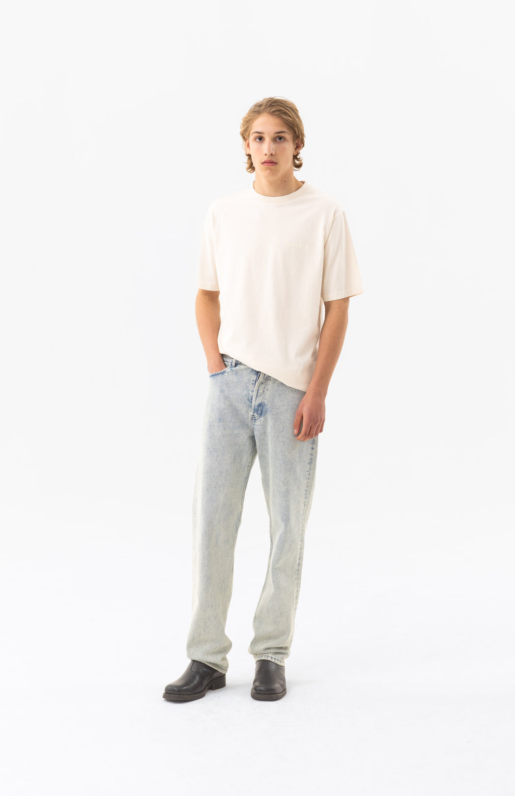 Off-white logo t-shirt