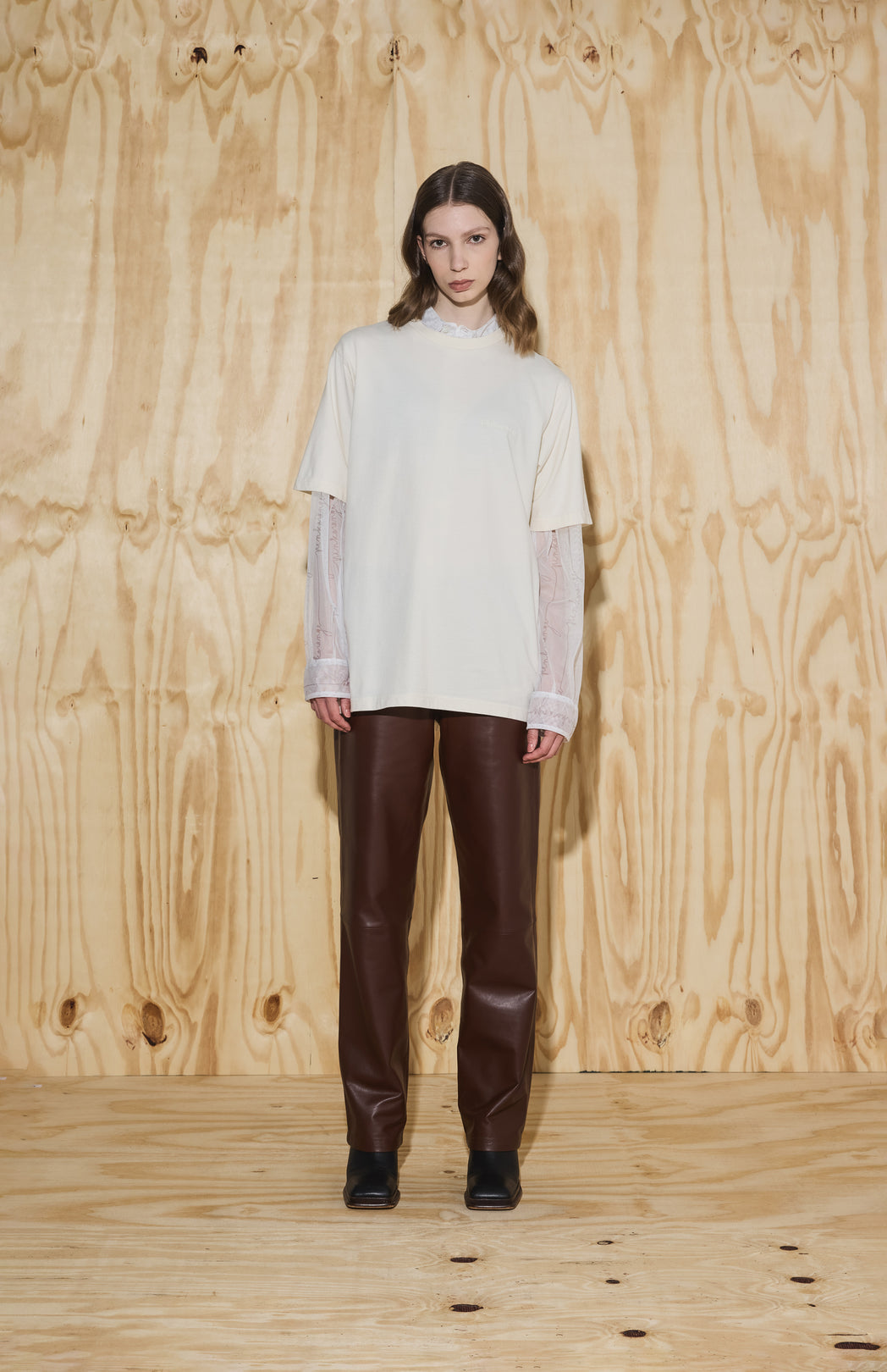 Off-white logo t-shirt