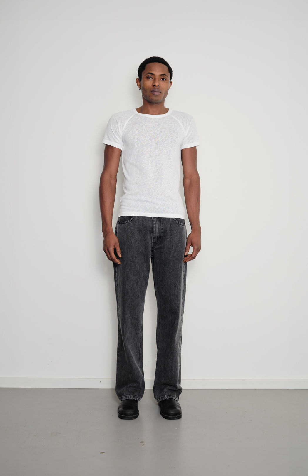 White fitted t-shirt